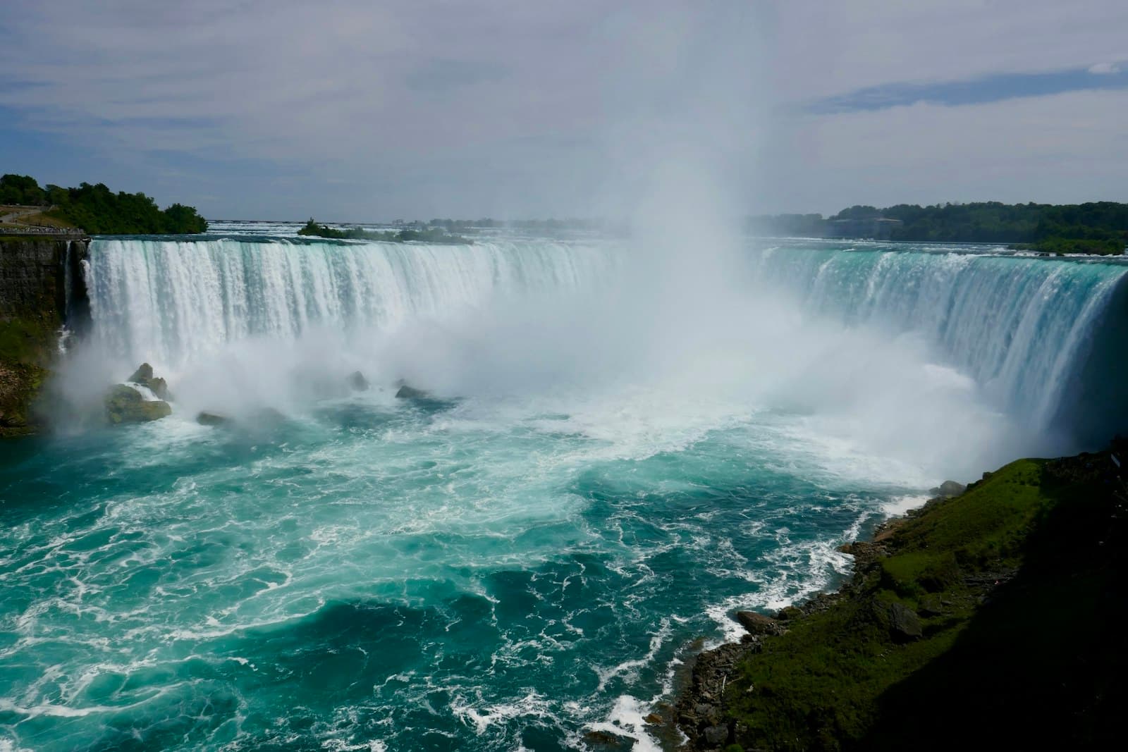 Zambia: thundering waterfalls and quiet wilderness